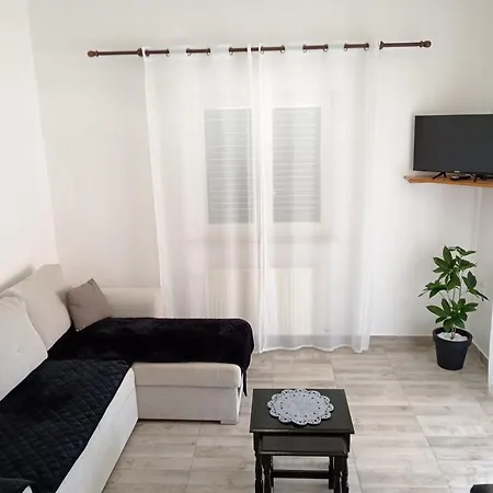 Sanja, Apartment