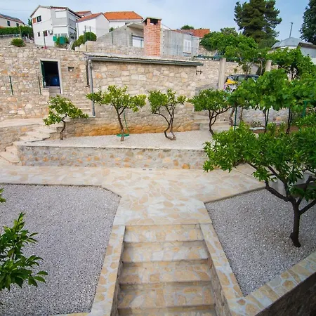 Appartement Sanja, *